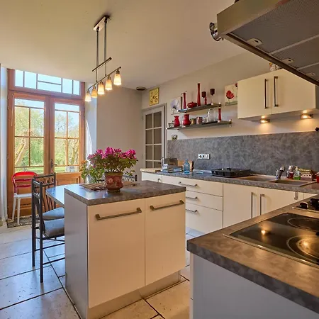 Holiday home Cape - Maison Avec Piscine Et Jacuzzi Thenac (Dordogne)